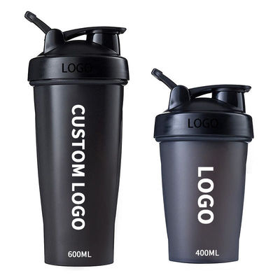 600ml Shaker Bottle 20oz Protein Shaker Plastic Bottle Portable Fitness Bottle for Fitness Enthusiasts Athletes